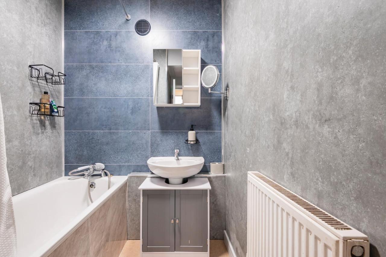 Lovely 4 Bedroom Flat In Wandsworth- London Eksteriør billede