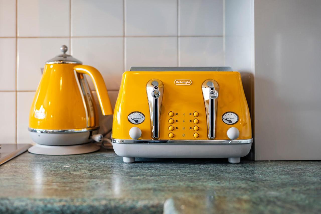 Lovely 4 Bedroom Flat In Wandsworth- London Eksteriør billede
