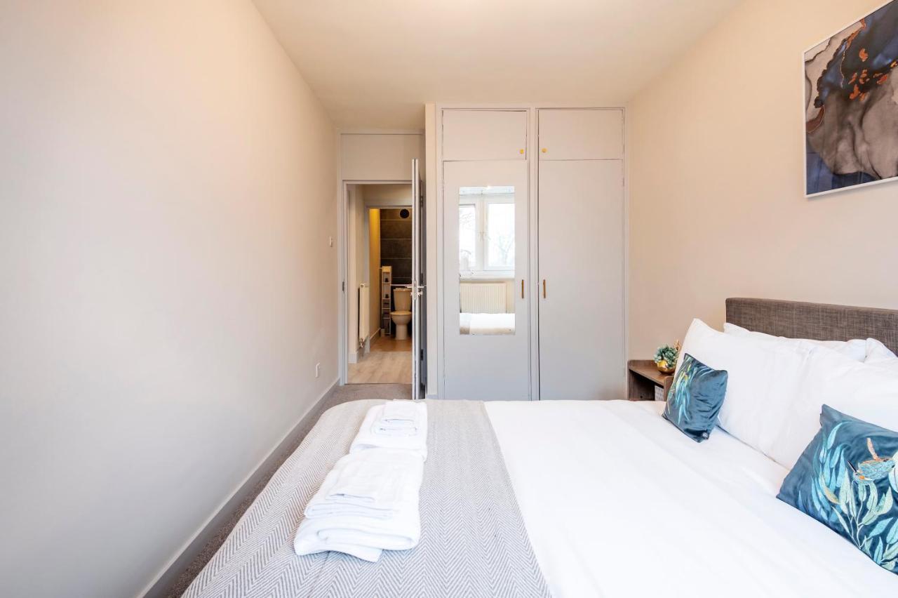Lovely 4 Bedroom Flat In Wandsworth- London Eksteriør billede
