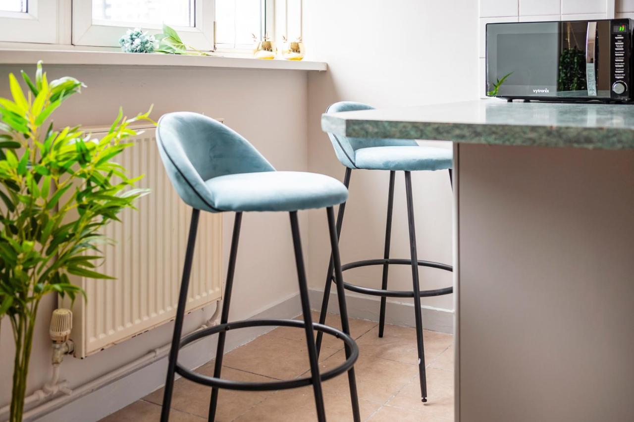 Lovely 4 Bedroom Flat In Wandsworth- London Eksteriør billede